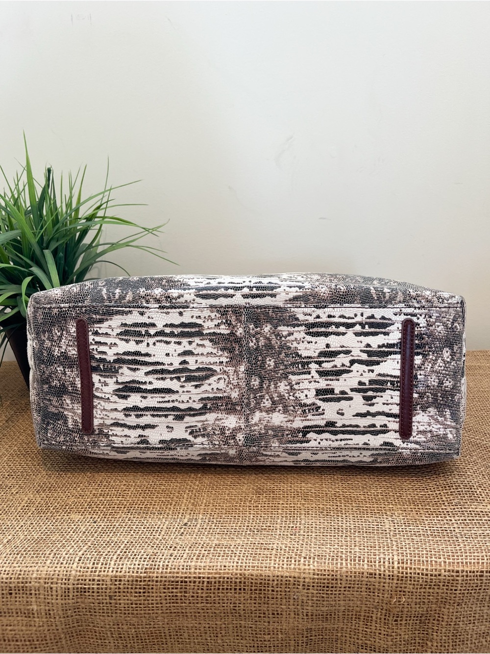 Hobo Bantam Lizard Print Satchel - Picture 9 of 11